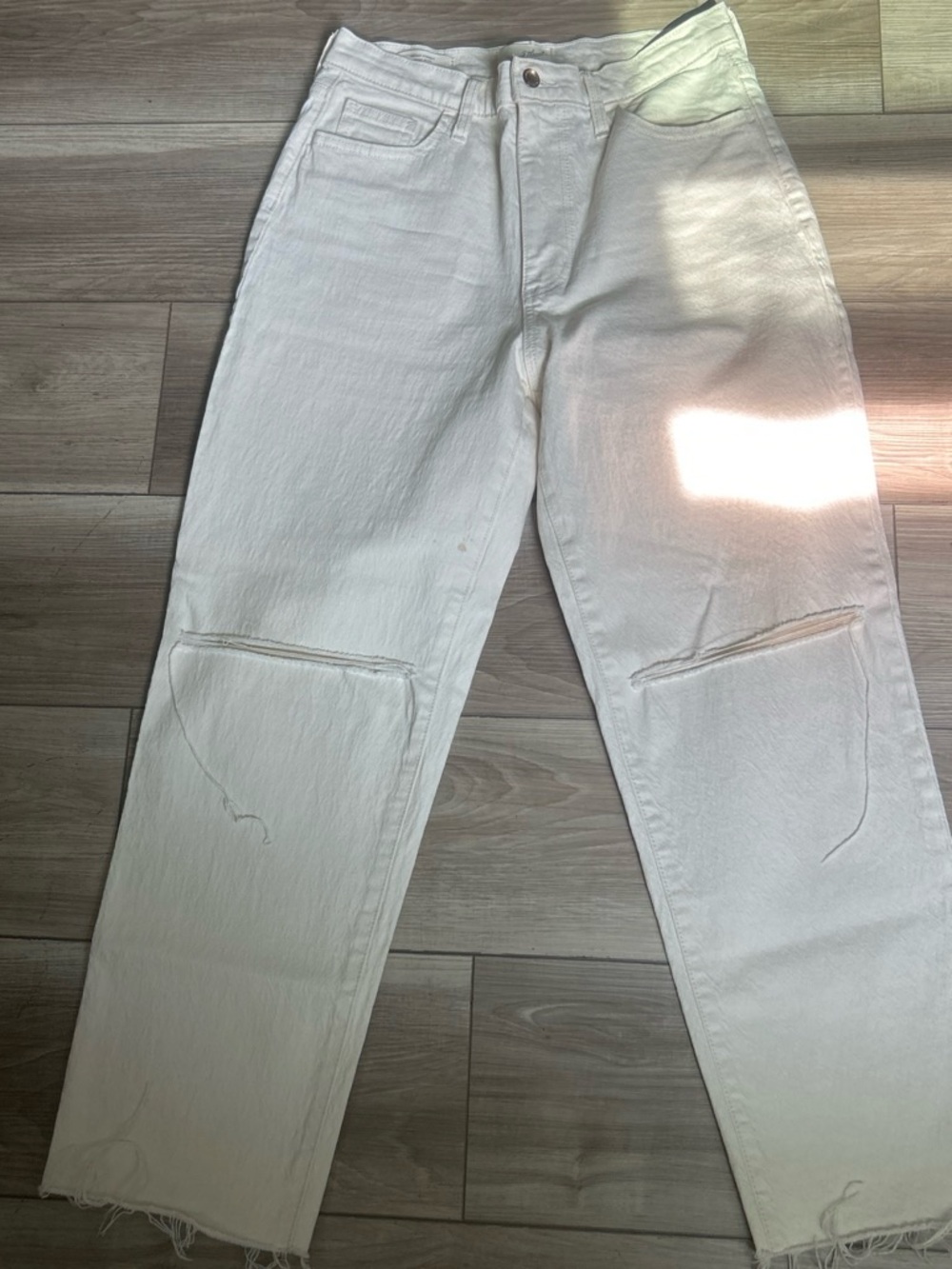 Universal Thread Men's White Relaxed Knee-Patch Jeans